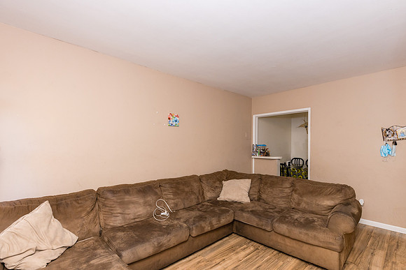 633 W Olive St-056