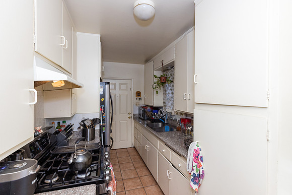 633 W Olive St-015
