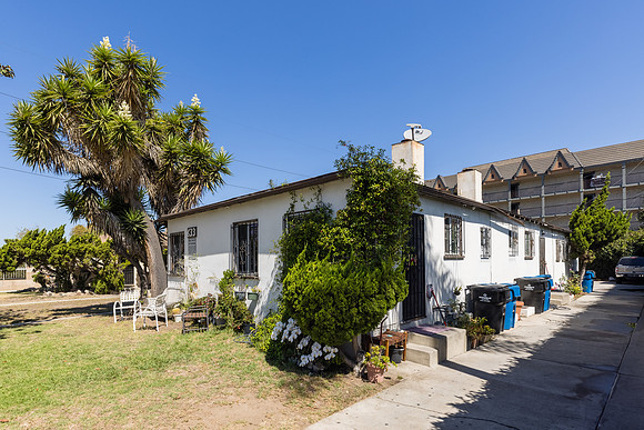 633 W Olive St-006