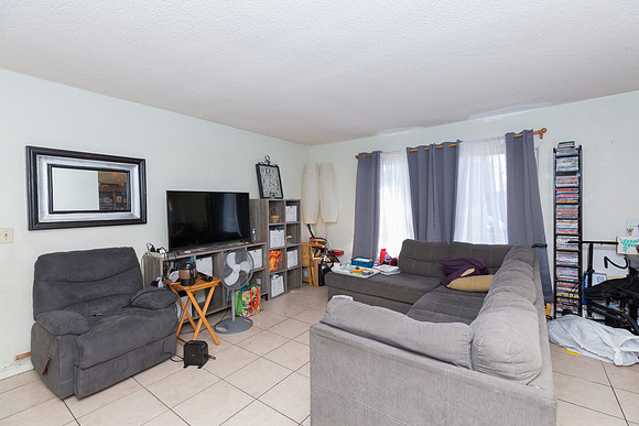 624 W 16th St San Pedro -17