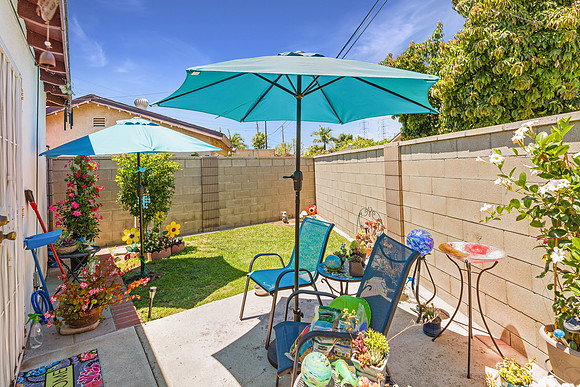 Front 4 Real Estate Photographer Long Beach