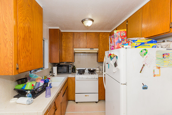 624 W 16th St San Pedro -82