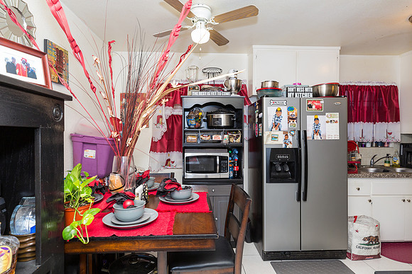 624 W 16th St San Pedro -49