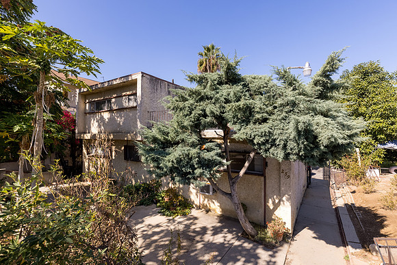 259 N Burlington Ave Los Angeles -041