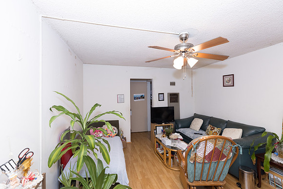 259 N Burlington Ave Los Angeles -014