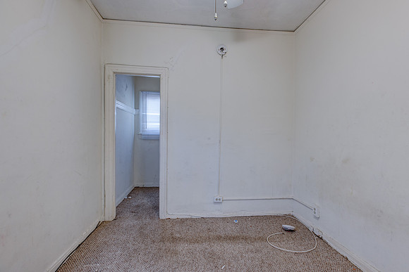 5847 Ernest Ave-045
