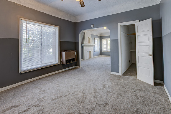 5847 Ernest Ave-012