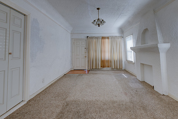 5847 Ernest Ave-033