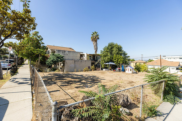 259 N Burlington Ave Los Angeles -042