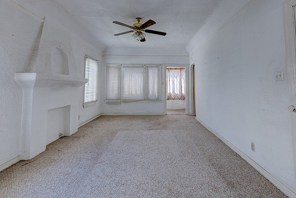 5847 Ernest Ave-053