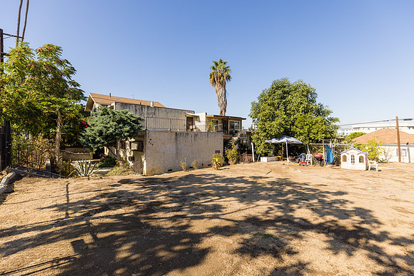 259 N Burlington Ave Los Angeles -001