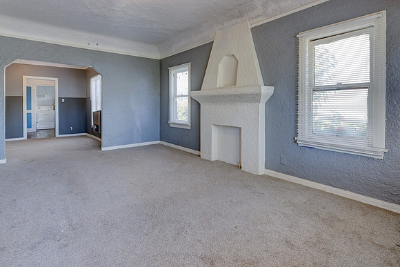 5847 Ernest Ave-005