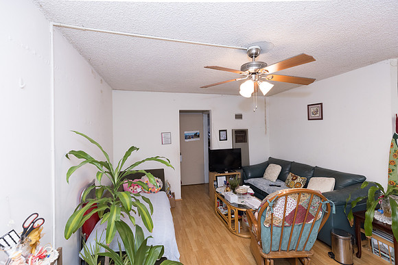 259 N Burlington Ave Los Angeles -013