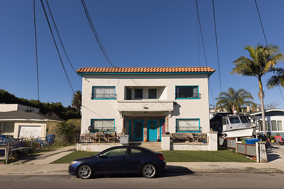 2721 S Dennison Ave-002