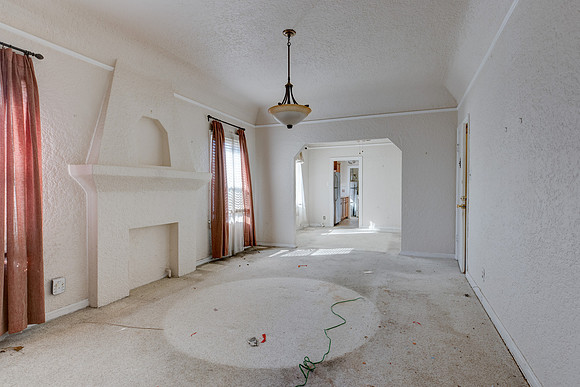 5847 Ernest Ave-078