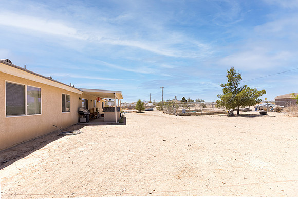1 1275 E Broadway  -080