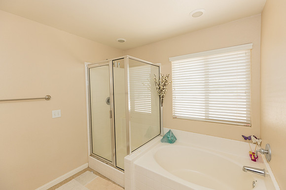 1 1275 E Broadway  -054