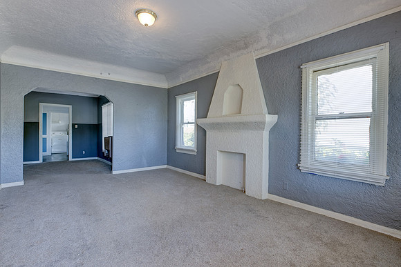 5847 Ernest Ave-003