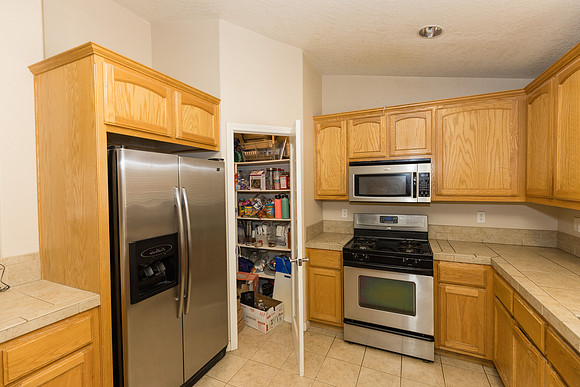 1 1275 E Broadway  -029