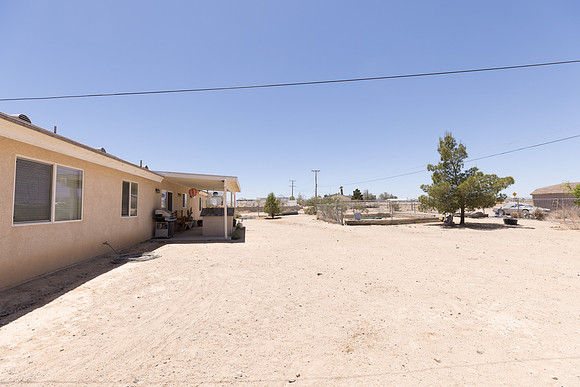1 1275 E Broadway  -081