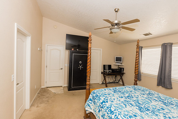1 1275 E Broadway  -069