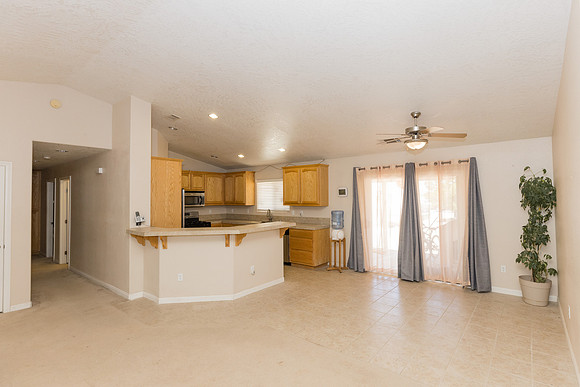 1 1275 E Broadway  -034