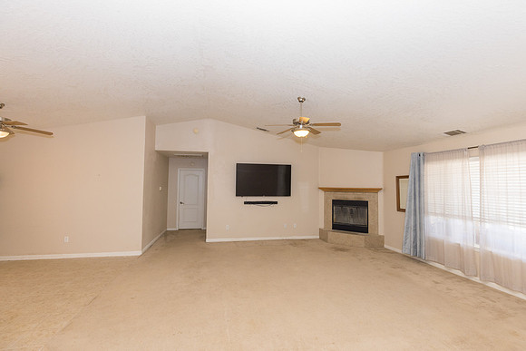 1 1275 E Broadway  -040