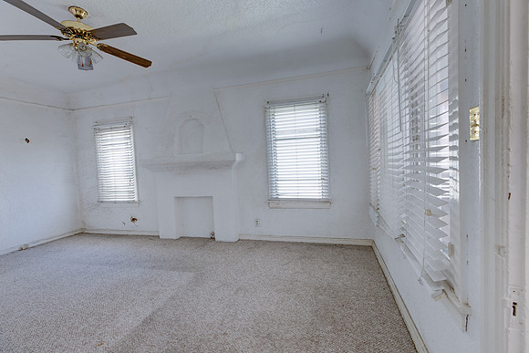5847 Ernest Ave-056
