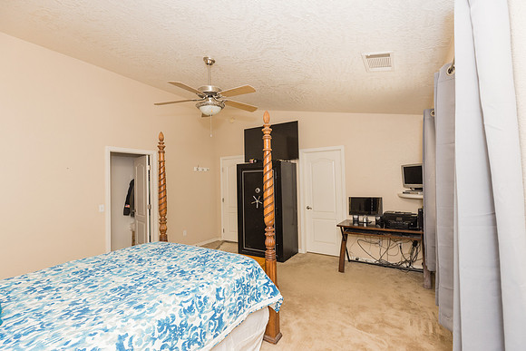 1 1275 E Broadway  -059