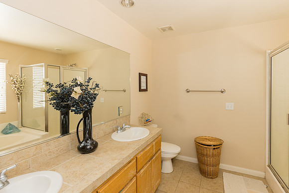 1 1275 E Broadway  -053
