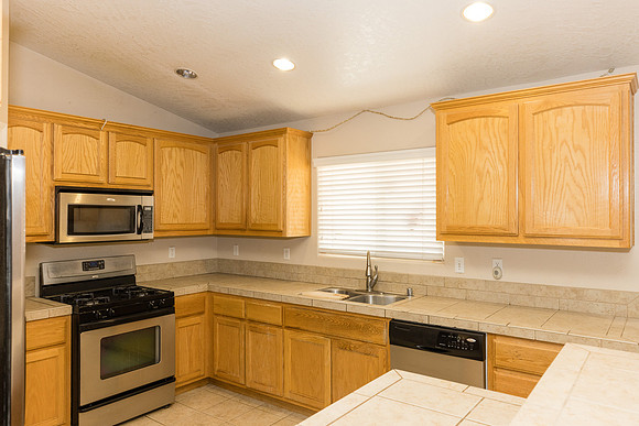 1 1275 E Broadway  -028