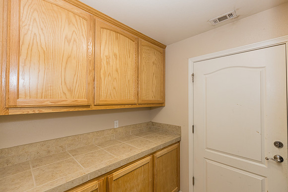1 1275 E Broadway  -048