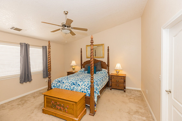 1 1275 E Broadway  -064