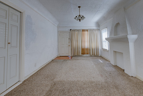 5847 Ernest Ave-034