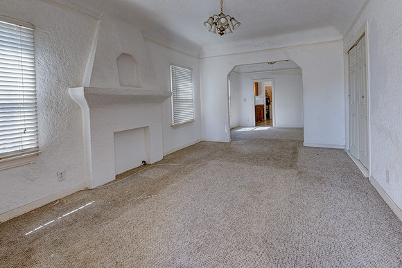 5847 Ernest Ave-028