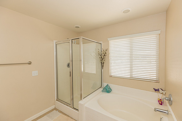 1 1275 E Broadway  -055