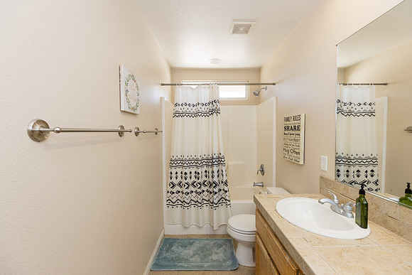 1 1275 E Broadway  -017