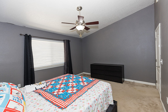 1 1275 E Broadway  -009