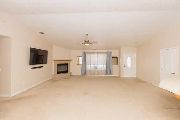 1 1275 E Broadway  -043