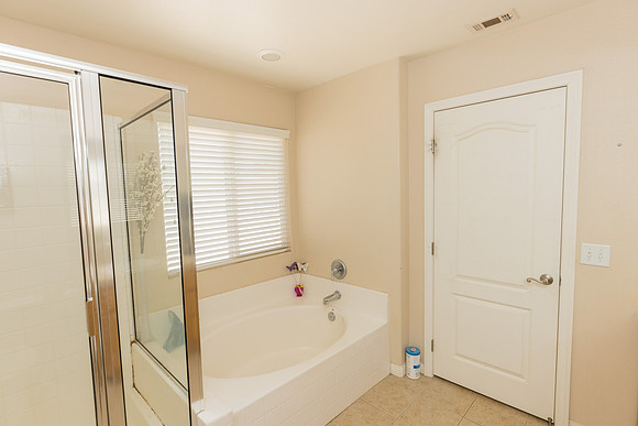 1 1275 E Broadway  -056