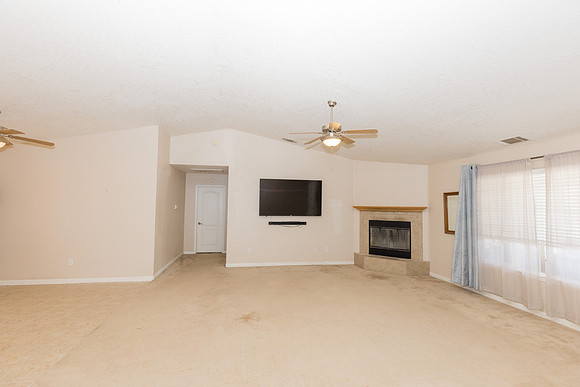 1 1275 E Broadway  -041