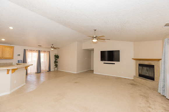 1 1275 E Broadway  -039