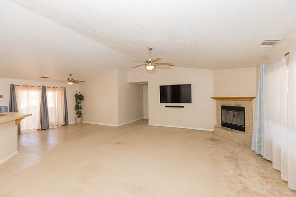 1 1275 E Broadway  -038
