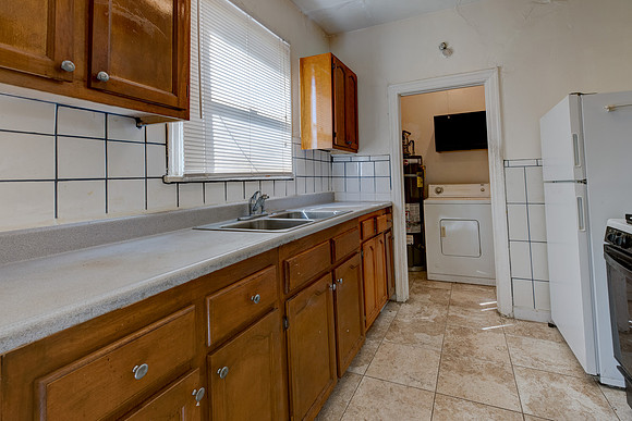 5847 Ernest Ave-039