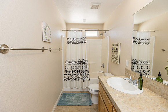 1 1275 E Broadway  -019