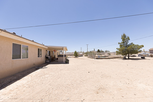 1 1275 E Broadway  -083