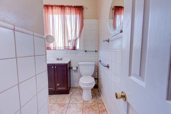 5847 Ernest Ave-097