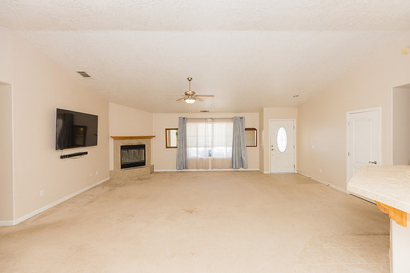 1 1275 E Broadway  -042