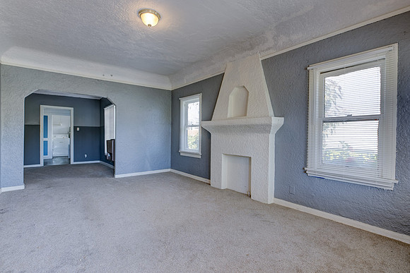 5847 Ernest Ave-004