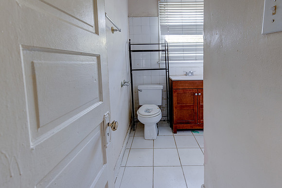 5847 Ernest Ave-068